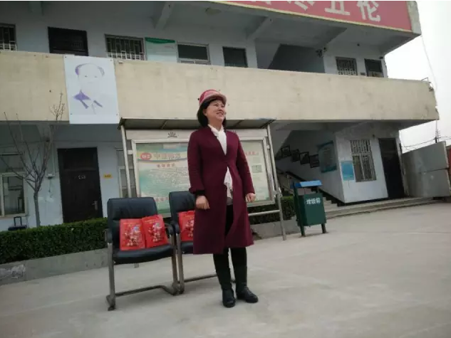 偉志模板總經理張秋改——我為偉志代言，高質量的模板是我心中的希望